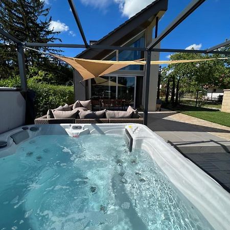 Beige Villa Balatonkenese Kültér fotó