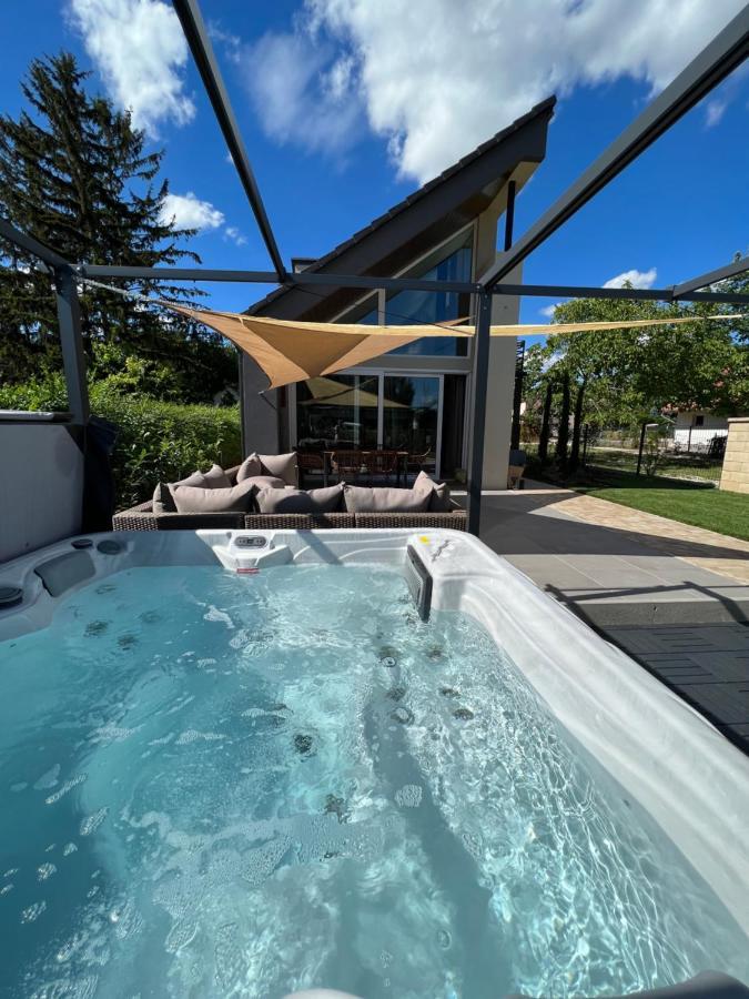 Beige Villa Balatonkenese Kültér fotó